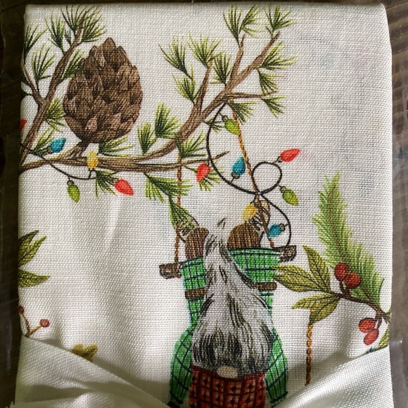 Pottery Barn Whimsical Woodland Forest Gnomes Cotton/Linen Guest Towels 🎄 - Picture 9 of 16